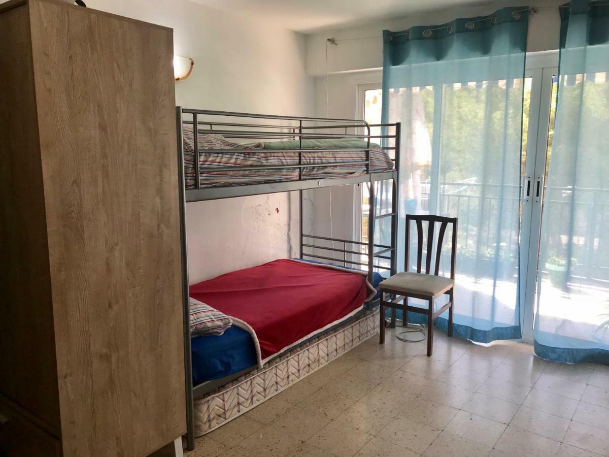 Habitaciones Compartidas En Un Apartamento سالو المظهر الخارجي الصورة